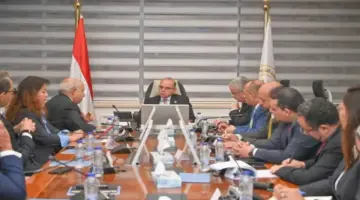 مصر تدرس إنشاء مجمع صناعي لإطارات السيارات باستثمارات 2 مليار دولار